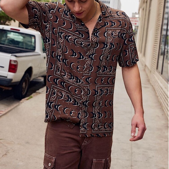 MENS CRESCENT MOON BROWN PRINT SHIRT - Picture 3 of 8